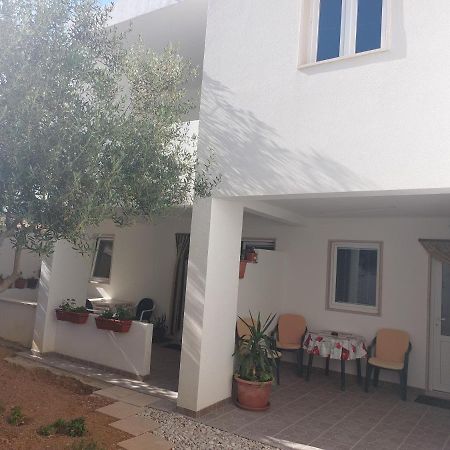 Apartments Slavica Бол Екстериор снимка