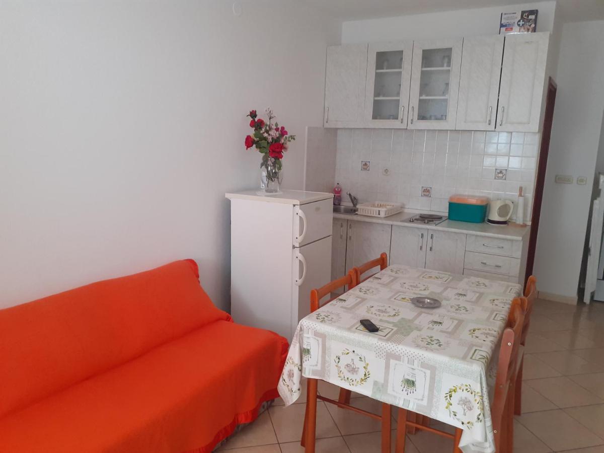 Apartments Slavica Бол Екстериор снимка