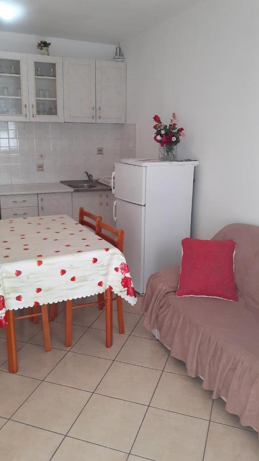 Apartments Slavica Бол Екстериор снимка
