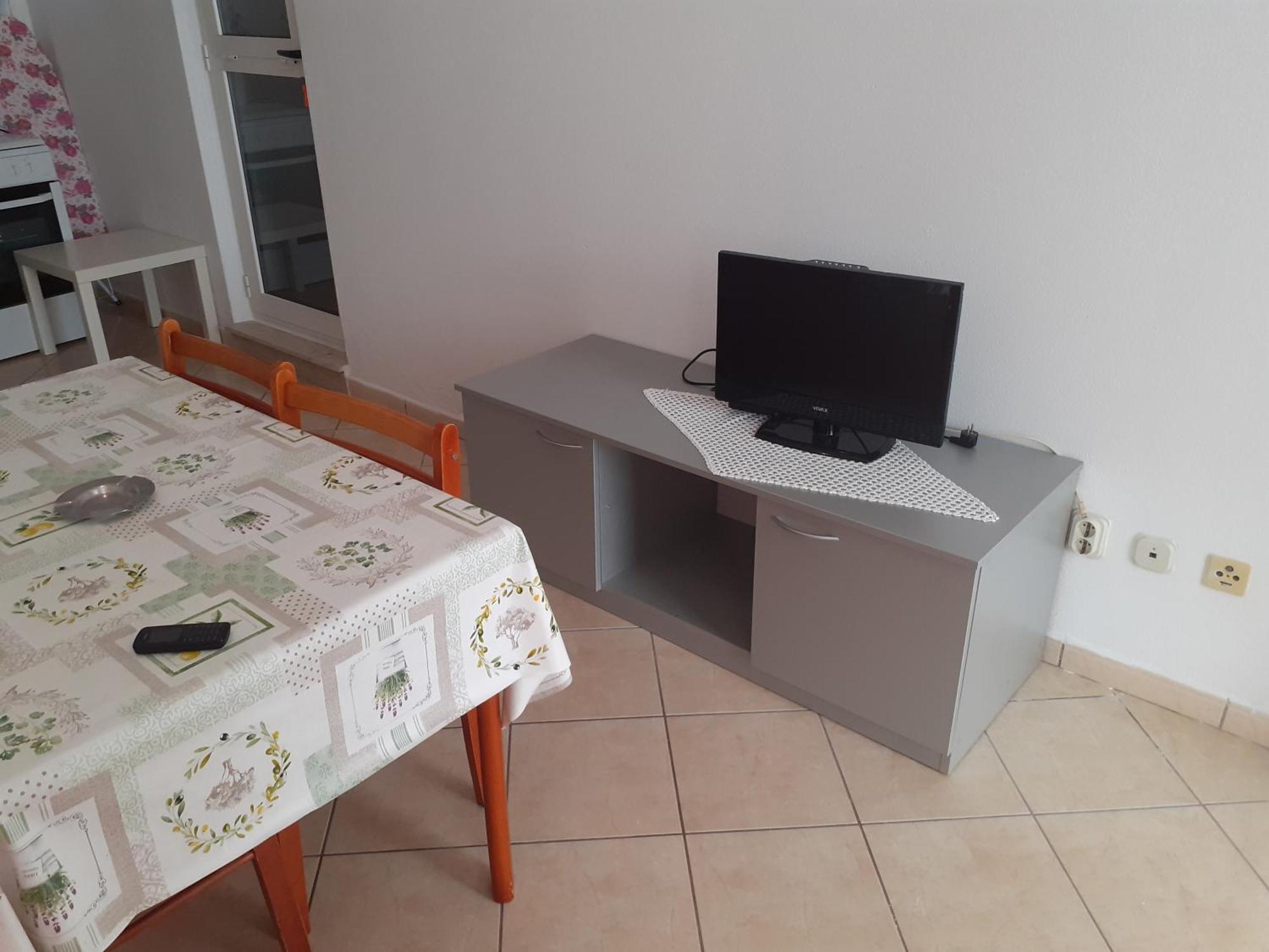 Apartments Slavica Бол Стая снимка
